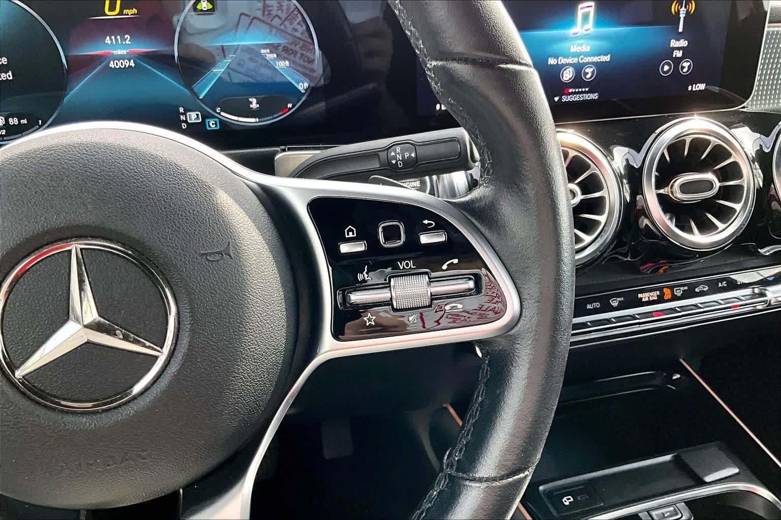 Used 2021 Mercedes-Benz GLB 250 image 25