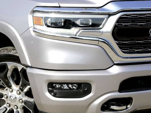 Used 2022 RAM 1500 Limited AWD/4WD image 3