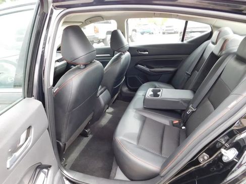 Used 2024 Nissan Altima 2.5 SR image 9