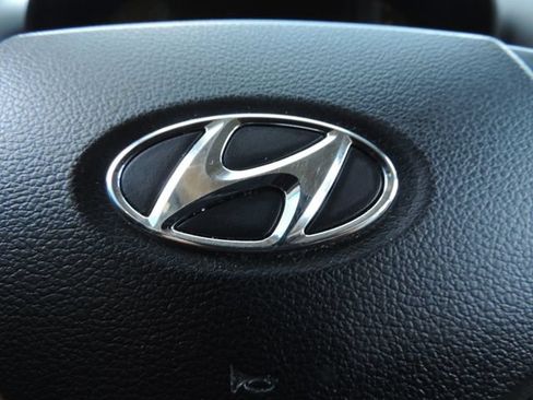 Used 2021 Hyundai Venue SEL FWD image 26