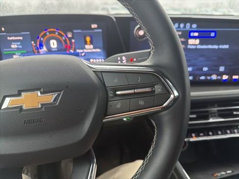 Used 2025 Chevrolet Traverse LT w/ Driver Confidence Package image 42