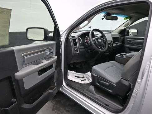 Used 2018 RAM 1500 Tradesman w/ Power & Remote Entry Group RWD image 11