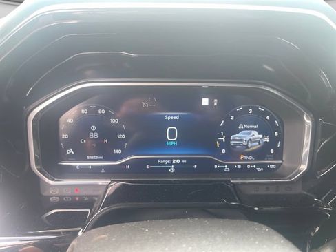 Used 2022 Chevrolet Silverado 1500 LT AWD/4WD image 21