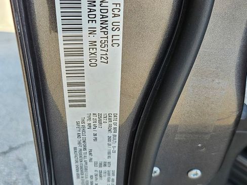 Used 2023 Jeep Compass Sport image 44