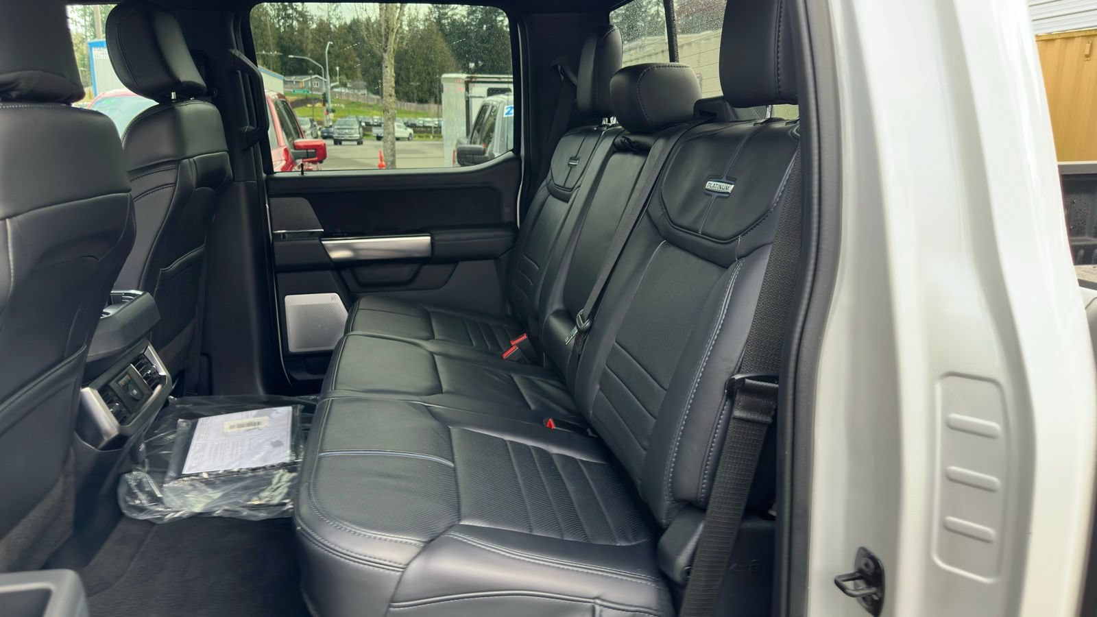 Used 2025 Ford F350 Platinum w/ FX4 Off-Road Package AWD/4WD image 16
