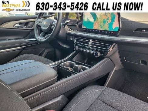 New 2025 Chevrolet Traverse LT image 18