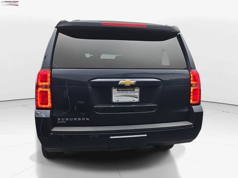 Used 2017 Chevrolet Suburban LT image 8