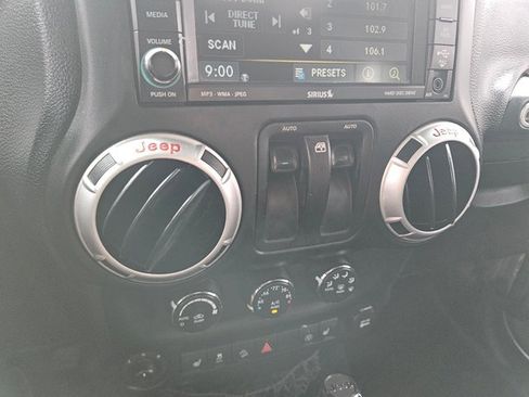 Used 2016 Jeep Wrangler Rubicon image 17