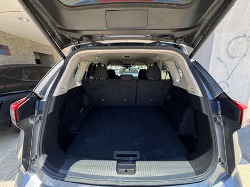 Used 2025 Nissan Rogue SV AWD/4WD image 33