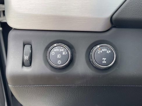 Used 2018 GMC Yukon SLT AWD/4WD image 38