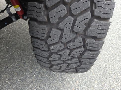 Used 2025 Jeep Gladiator Rubicon w/ Convenience Group image 11