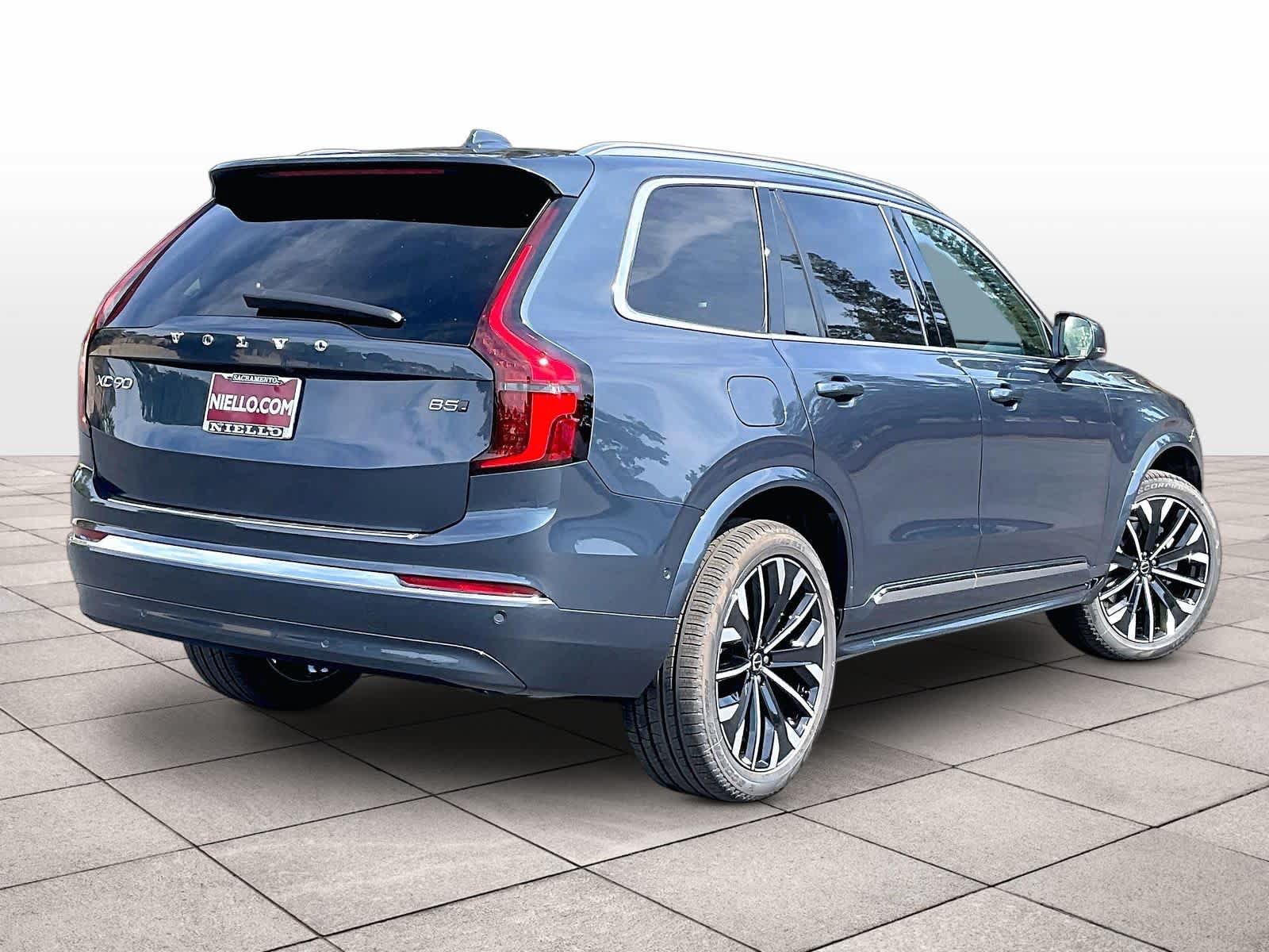 New 2027 Volvo XC90 B5 Plus AWD/4WD image 4