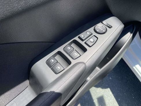 Used 2022 Hyundai Accent SE FWD image 12