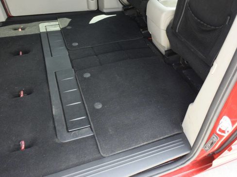 Used 2015 Dodge Grand Caravan SXT image 50