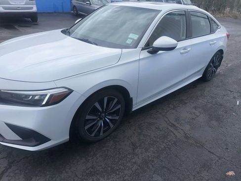 Used 2023 Honda Civic EX image 4