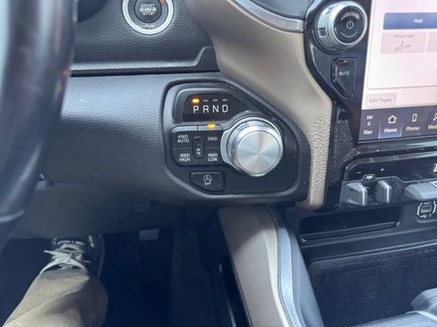 Used 2022 RAM 1500 Laramie AWD/4WD image 17