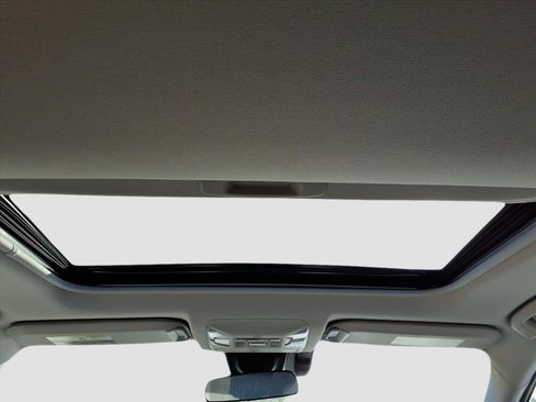 Used 2021 Toyota RAV4 XLE image 15