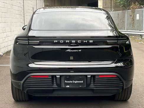 Certified 2024 Porsche Macan 4 Electric image 9