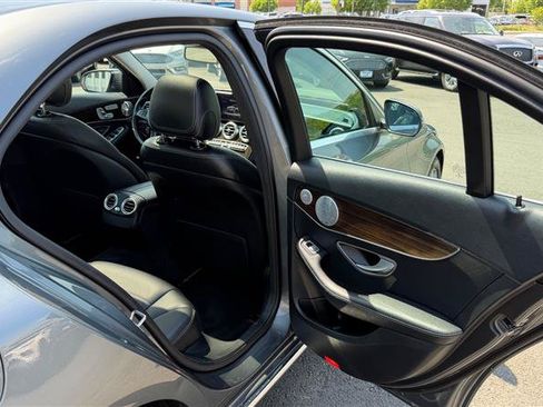 Used 2017 Mercedes-Benz C 300 4MATIC Sedan image 38