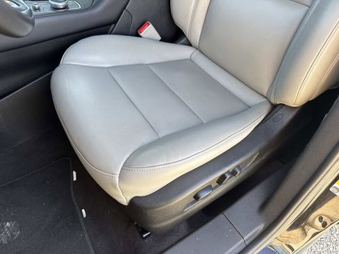 Used 2022 Cadillac XT4 Premium Luxury w/ Safety Alert Package image 21