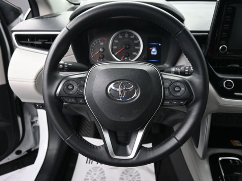 Used 2022 Toyota Corolla Cross LE image 65