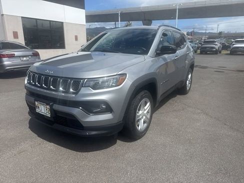 Used 2023 Jeep Compass Latitude AWD/4WD image 1