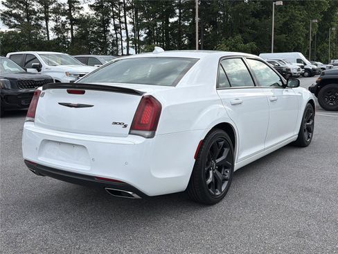 Used 2021 Chrysler 300 S RWD image 5