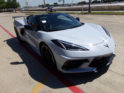 Used 2022 Chevrolet Corvette Stingray Preferred Conv w/ Z51 Performance Package RWD image 3