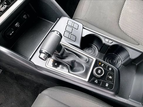 Used 2024 Kia Sportage LX FWD image 16