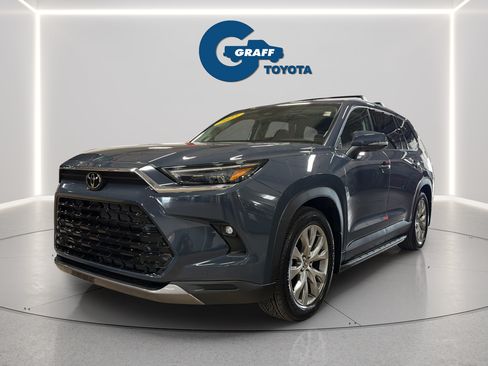 Used 2025 Toyota Grand Highlander FWD image 1