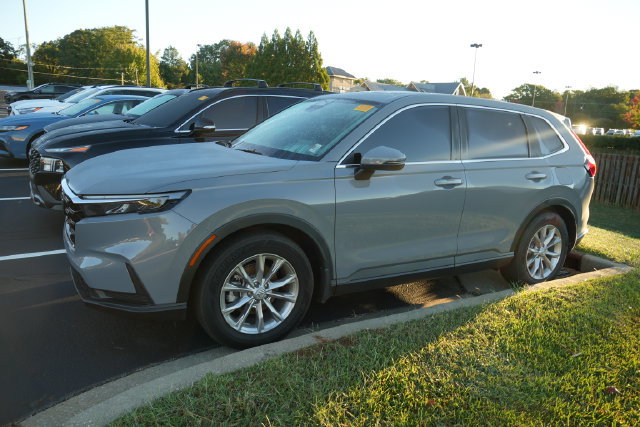 Used 2025 Honda CR-V EX image 10