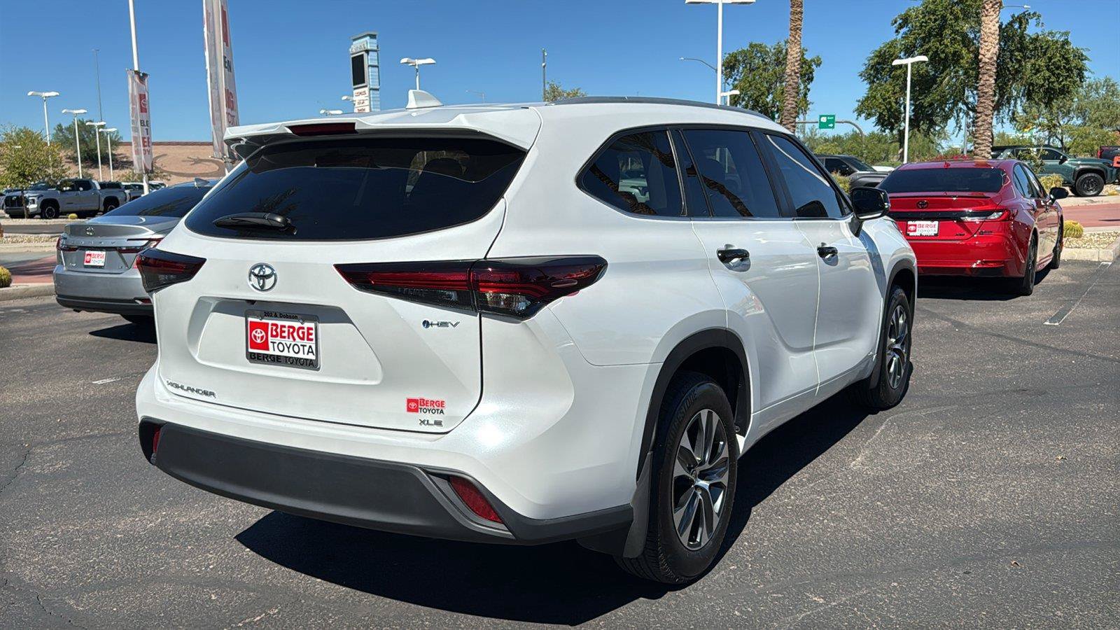 Certified 2026 Toyota Highlander XLE AWD/4WD image 9