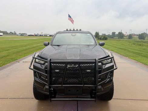 Used 2024 Chevrolet Colorado LT w/ LT Convenience Package RWD image 10