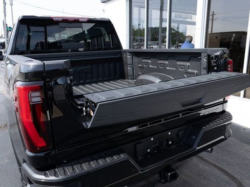 New 2026 GMC Sierra 2500 Denali w/ Technology Package AWD/4WD image 8