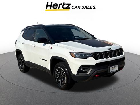 Used 2025 Jeep Compass Trailhawk w/ Trailer Tow Group image 1