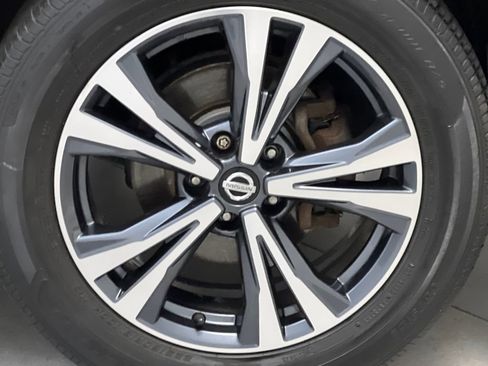 Used 2017 Nissan Rogue SL AWD/4WD image 64