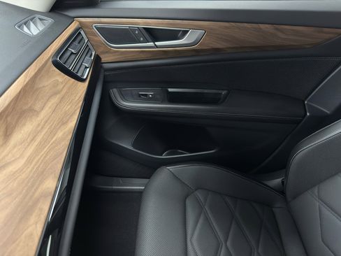 Used 2024 Volkswagen Atlas SE image 26