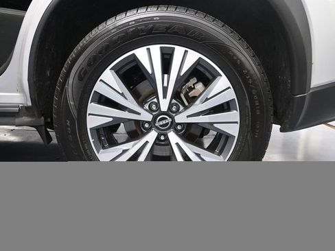Used 2023 Nissan Rogue SV image 13