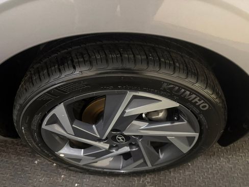 Certified 2025 Hyundai Elantra Sport w/ Cargo Package image 17