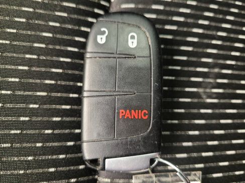 Used 2020 Dodge Journey SE w/ SE Popular Equipment Group FWD image 32