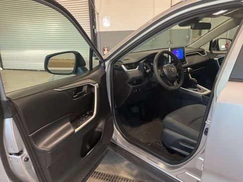 Used 2023 Toyota RAV4 LE AWD/4WD image 9