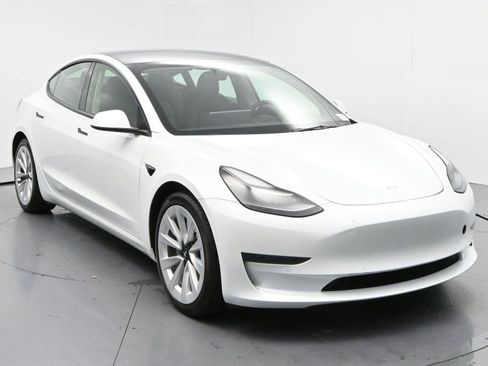 Used 2022 Tesla Model 3 RWD image 2