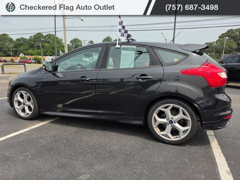 Used 2013 Ford Focus ST FWD image 4