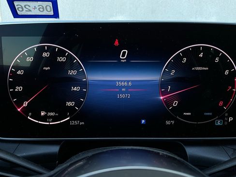 Used 2024 Mercedes-Benz GLC 300 4MATIC image 42