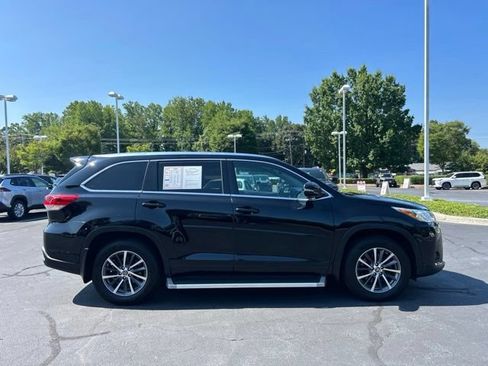 Used 2017 Toyota Highlander SE AWD/4WD image 5