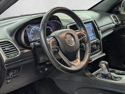 Used 2018 Jeep Grand Cherokee Limited image 10
