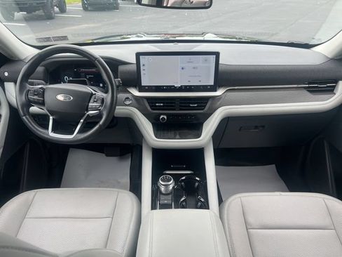 Used 2025 Ford Explorer Platinum w/ LUX Leather Package AWD/4WD image 17