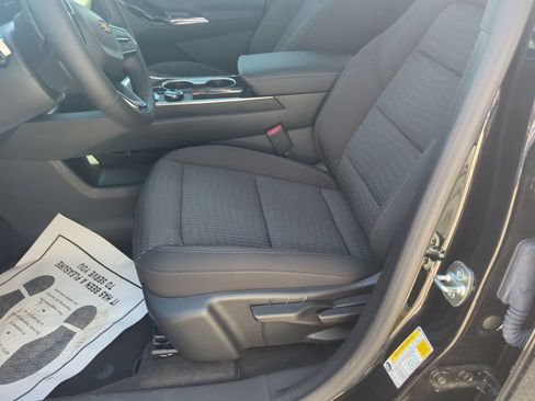 Used 2026 Chevrolet Equinox LT AWD/4WD image 25