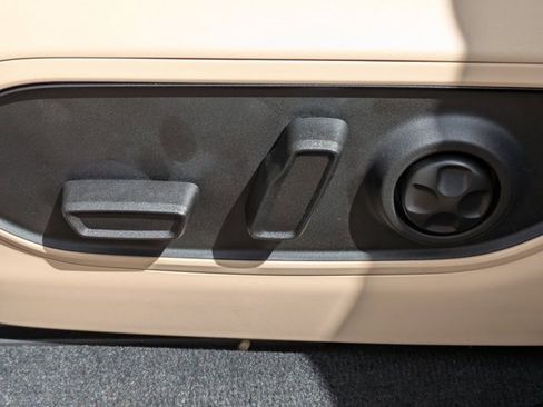 New 2025 Jeep Grand Cherokee Limited w/ Trailer Tow Package image 18