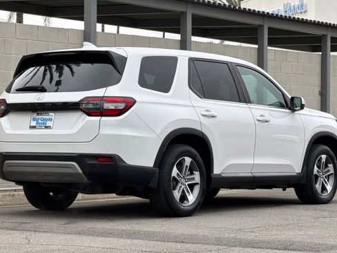 Certified 2025 Honda Pilot EX-L image 8